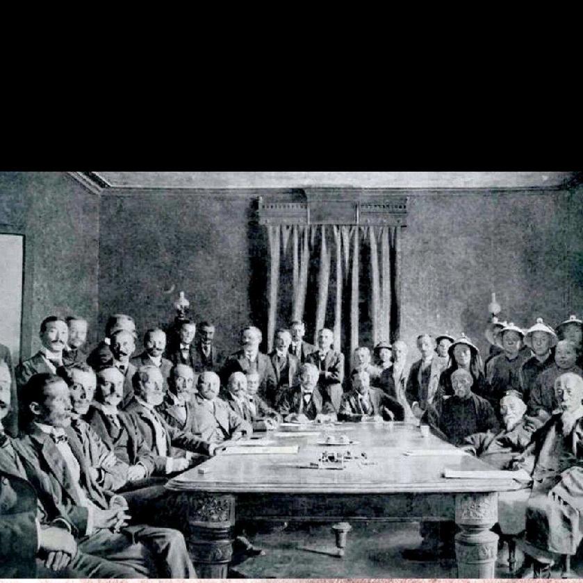 真就离谱！列强军舰堵到家门口，炮口都快顶到脑门了，清廷想的不是怎么反抗，而是