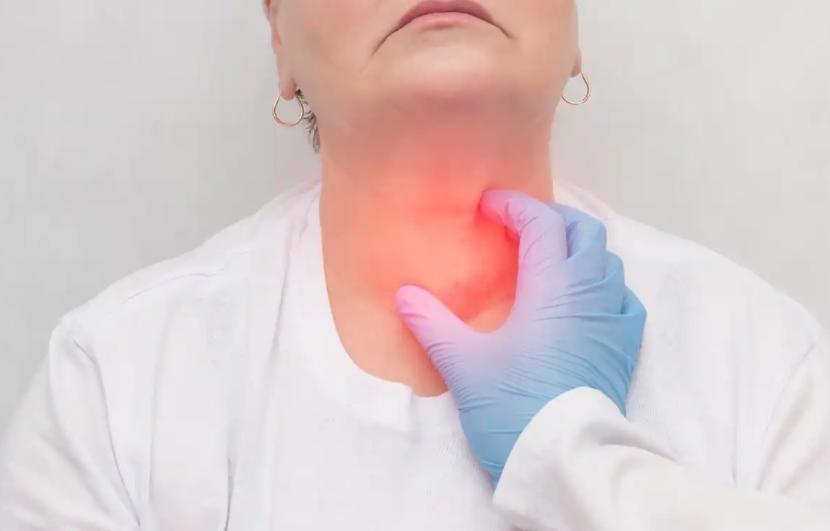 3天就去世！医生劝告：甲状腺患者若出现这5个症状，立即去医院喉咙不舒服、有点