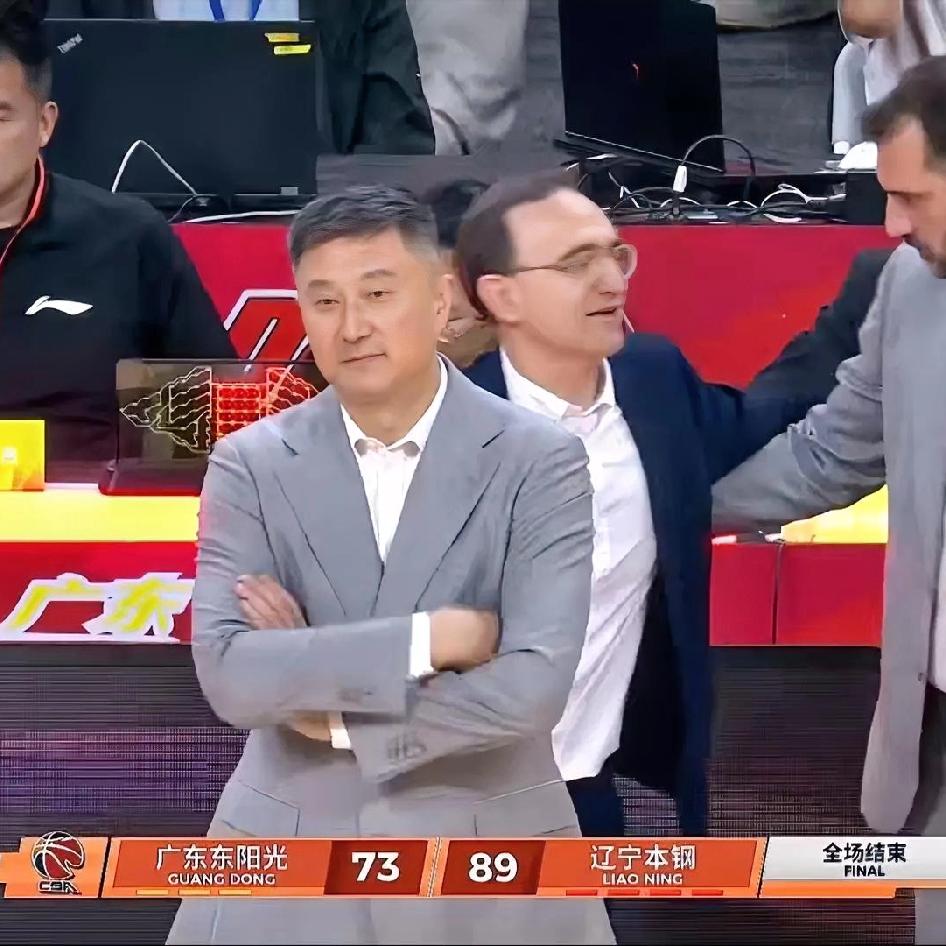 兄弟们！咱就说昨晚辽篮的比赛看的过不过瘾！刺激不刺激！兴奋不兴奋！太让人心情舒畅