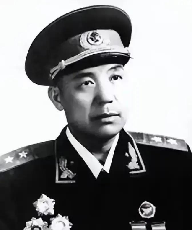1971年，基辛格访华时委婉提出，请求“释放美国飞行员”，最高领导人不想谈政事，