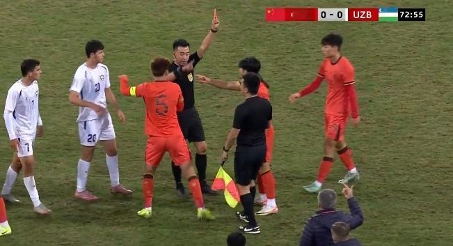 熊猫杯国际足球锦标赛收官战，U22国足0比0闷平乌兹U22，3战1胜1平1负与乌
