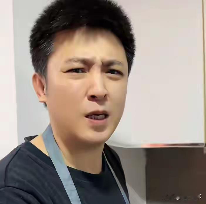 他靠老婆17次登上春晚，结婚28年身无分文，出了名的妻管严这样的人物在娱乐圈里并