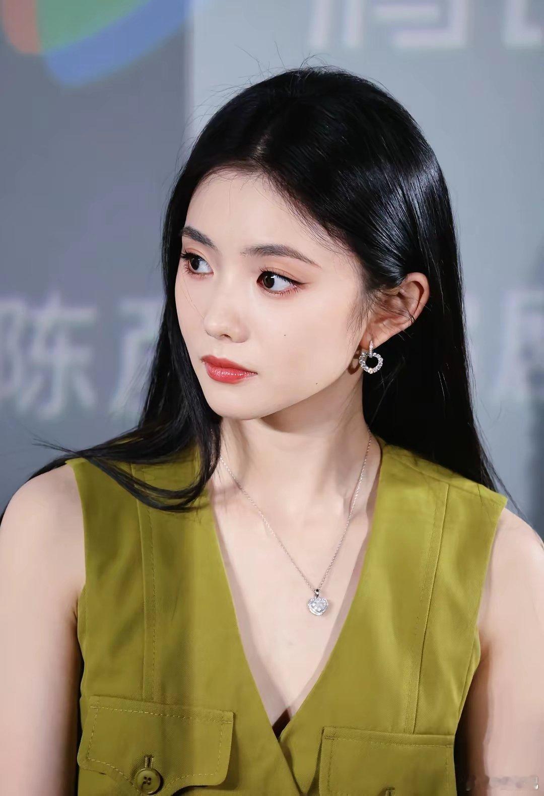 像小鹿一样，美得很舒服