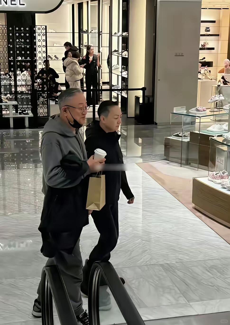 宋丹丹与赵玉吉的晚年幸福生活历经两段坎坷婚姻，宋丹丹在37岁与赵玉吉相识仅