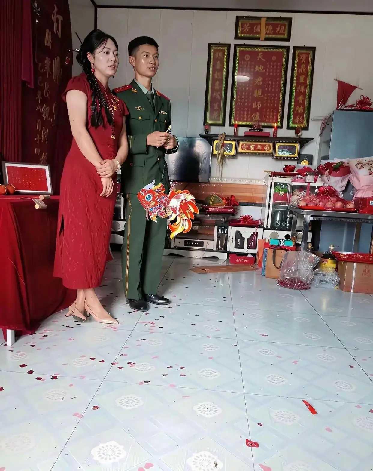 兵哥哥娶了卖猪头肉的老板娘