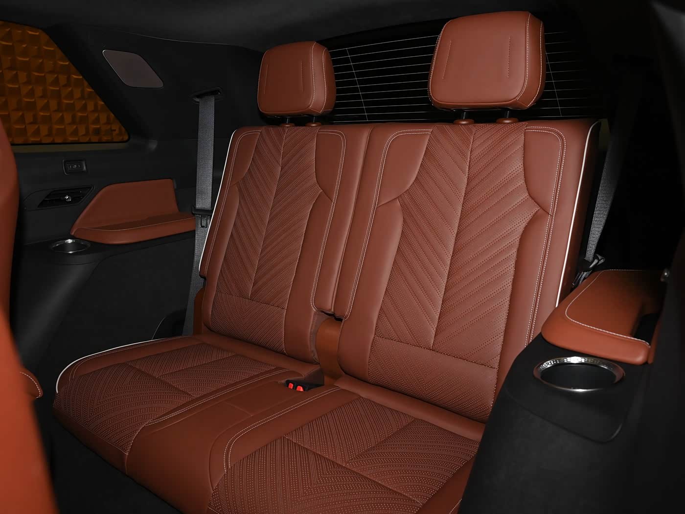 新车5米2的凯迪拉克大纯电SUV来了，车挺好看挺帅的，外观设计风格非常像凯雷德