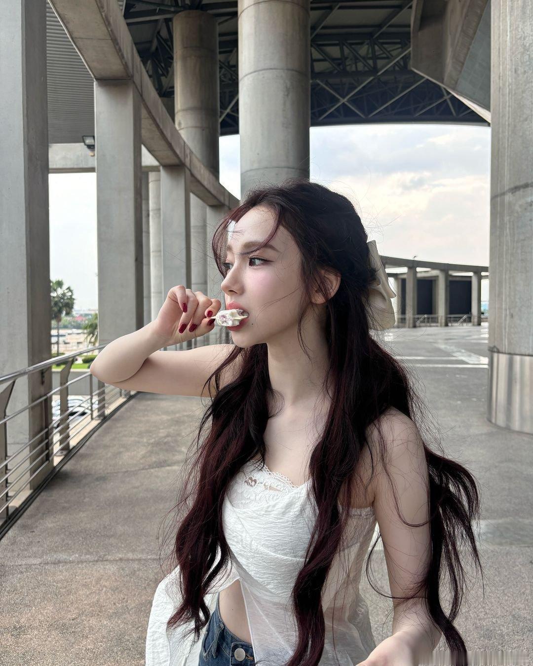 白色系清纯一等aespa柳智敏karina