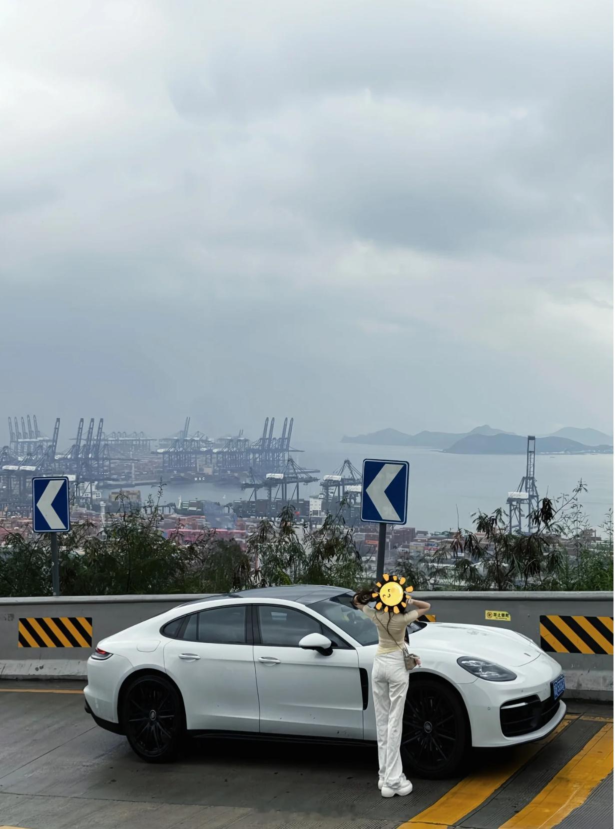 第一眼还以为这小姐姐开的卡宴[捂脸哭][捂脸哭]​​​