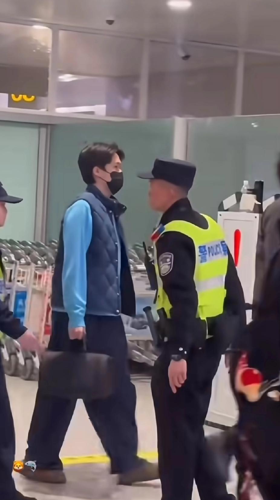 重庆见！王楚钦抵达山城，明日抽签定征程刷到新鲜画面！WTT重庆冠军赛倒计时