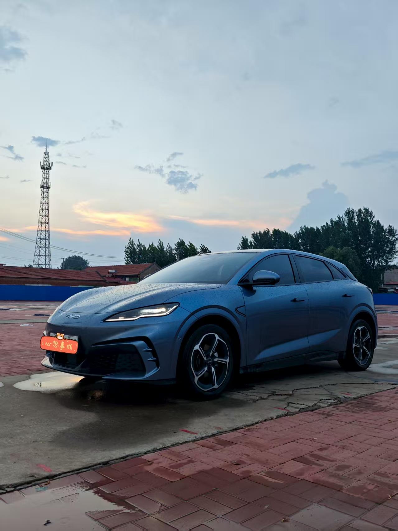 相信买海豹06gt的车主一大部分都是奔着它的颜值来的吧，我承认我也是冲着颜值来的