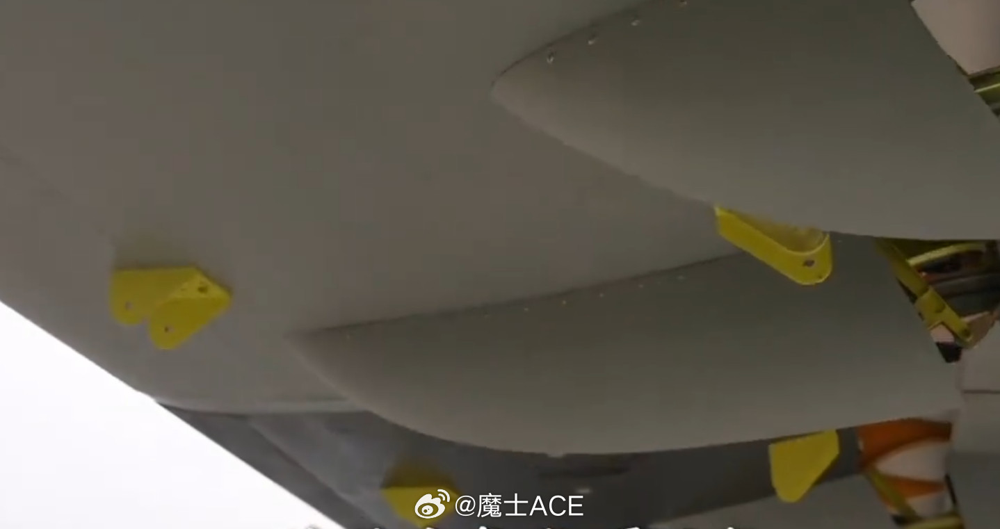 空中重卡长鹰8首飞成功我国首款7吨级运投无人机烽火问鼎计划咱们又有新玩具了——