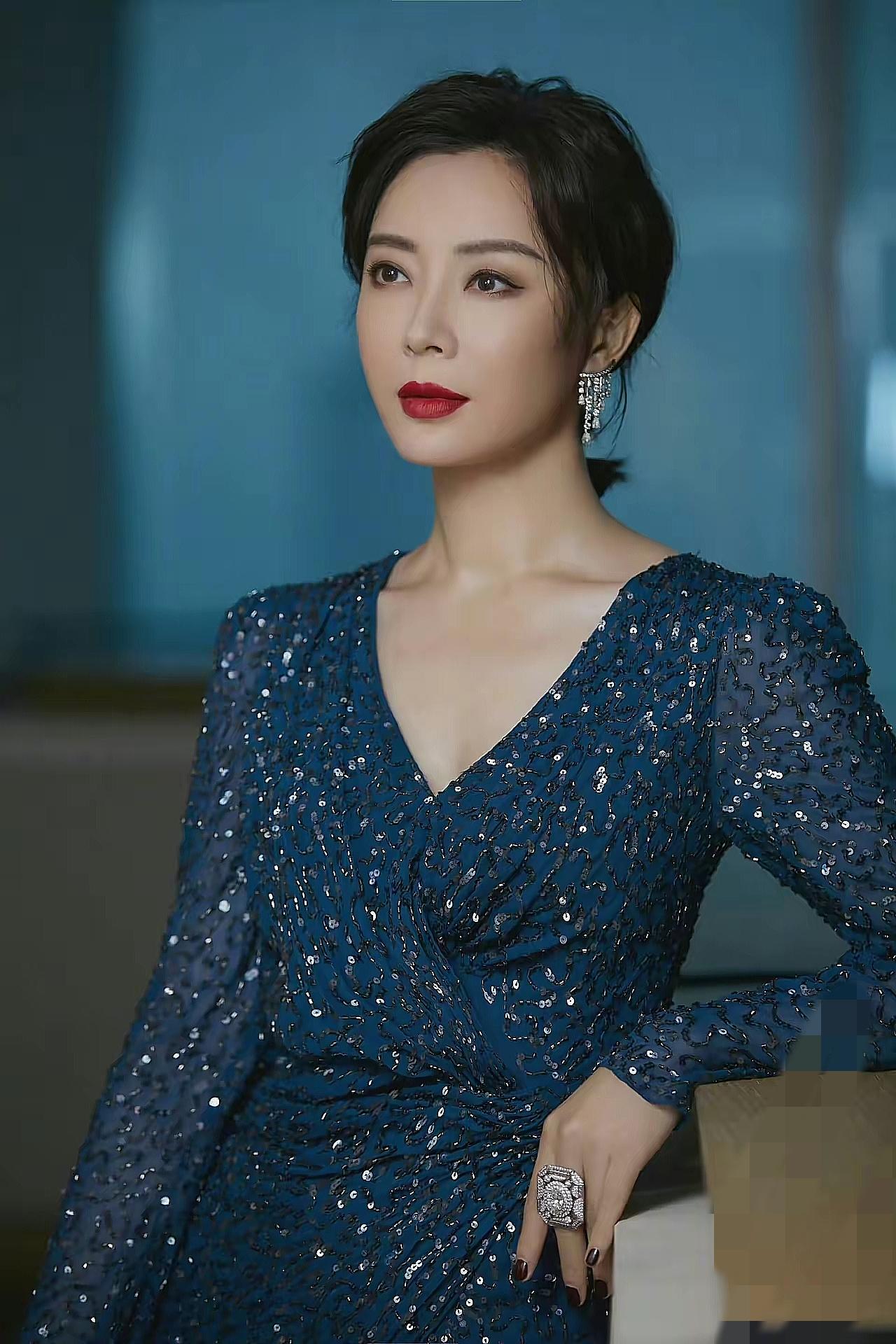 不仅王岳伦没想到，就连李湘都没料到，48岁的陈数会说出那句让人惊醒的话：“无论你