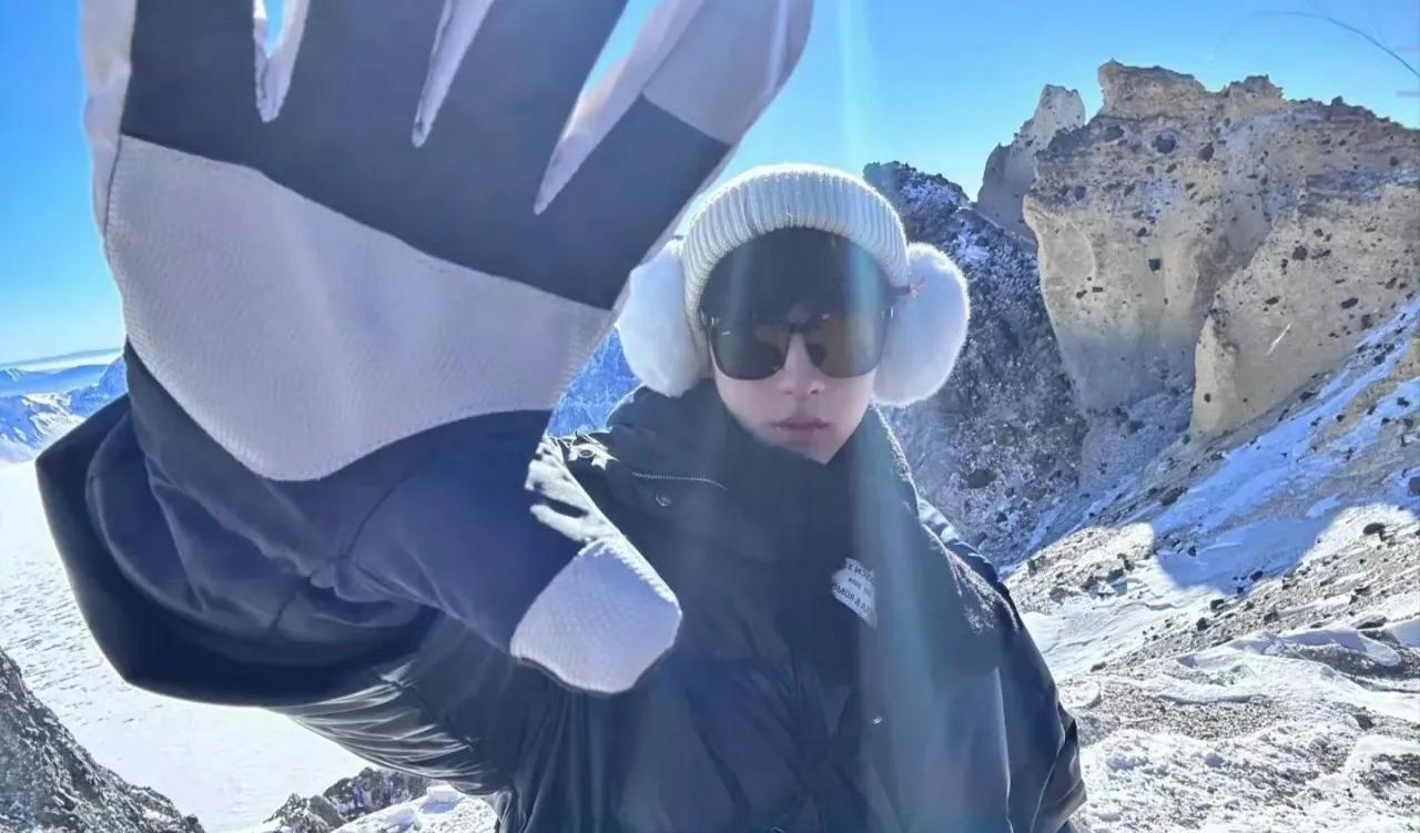 自信的男人最迷人，田栩宁就是例子！他的舞台魅力无人能挡，唱功什么的，细节不重要！