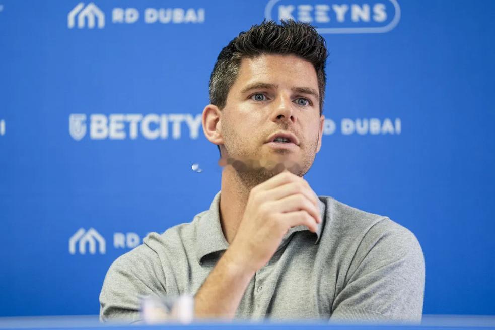 根据荷兰媒体VI的报道，近日在接受采访时，荷乙邓伯什总经理汤米范·阿尔芬表示，球