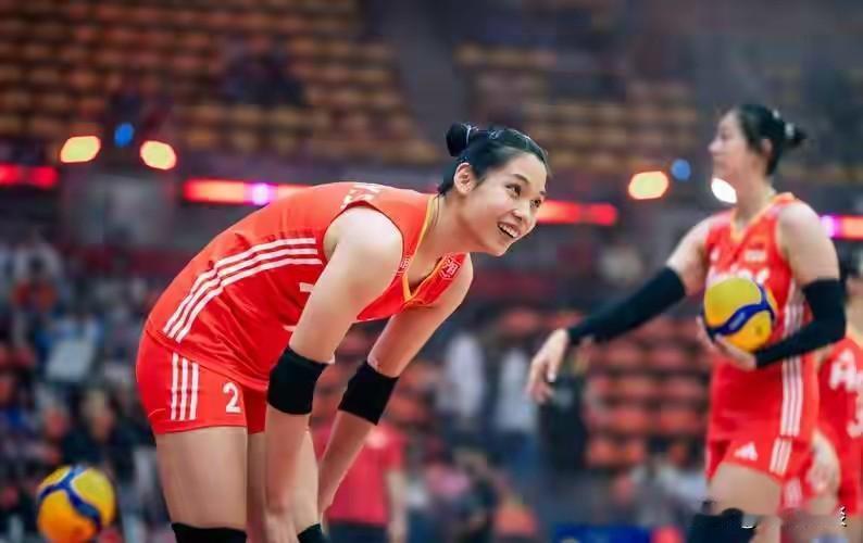吴梦洁才是本届奥运周期中国女排的最强主攻，也是最可靠的首发主攻手，另外一个首发名