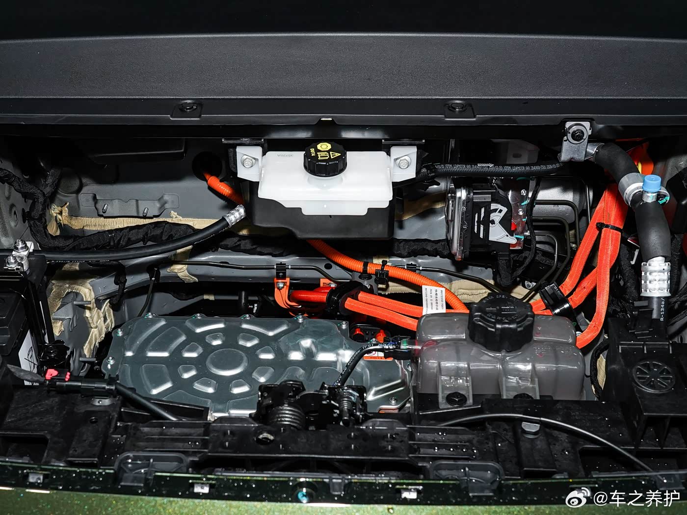 新车种草新车情报局新车划重点配快充+激光雷达，零跑A10来袭，卖6.58万起或