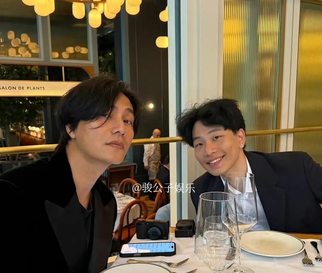 #陈坤儿子毕业喜讯##陈尊佑圆满毕业#23岁的陈尊佑建筑专业学业有成，近日顺