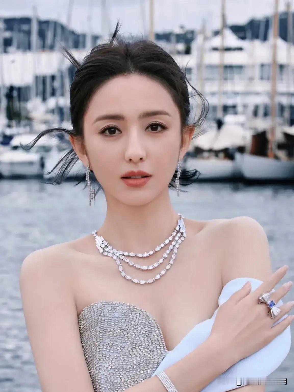 41岁的佟丽娅告诉我们，就算离婚又怎样，照样让陈思诚来家里，要让他经常回