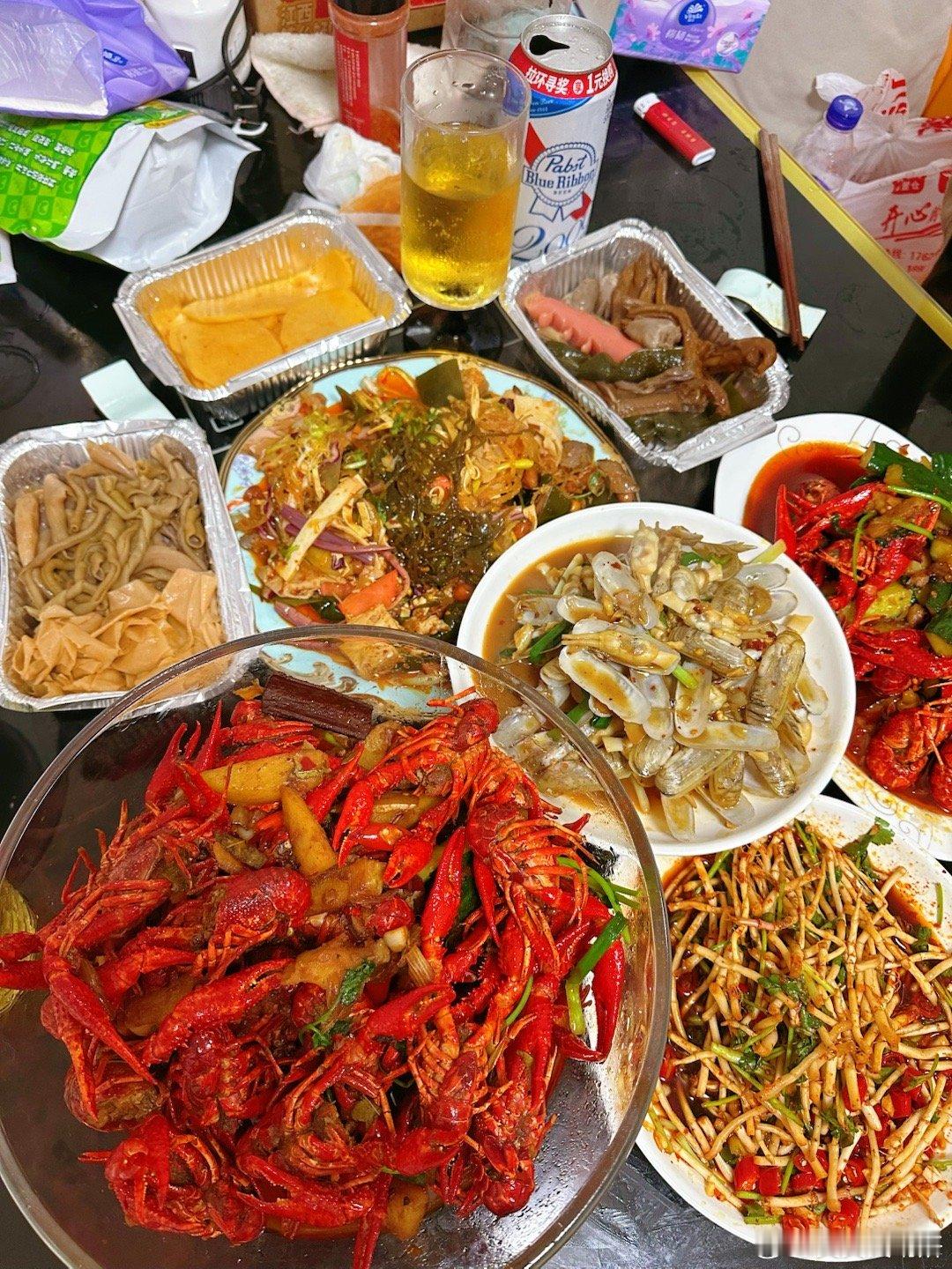 😋今天朋友喊我去她家里吃饭[捂眼睛]见面她就说3个月不见[裂开]你咋瘦成这个鬼