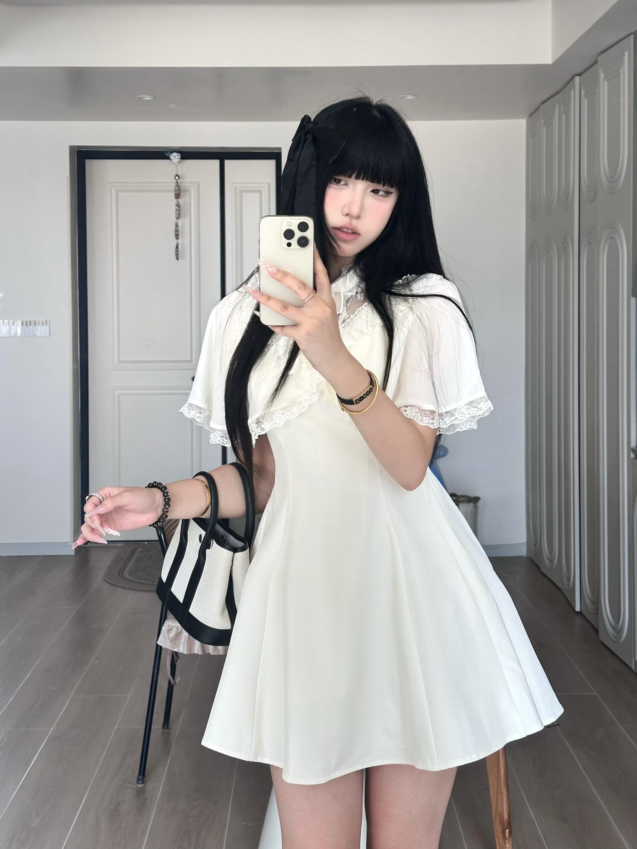 我不活在你给我的人设里 我只爱我自己。
