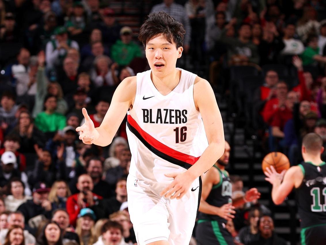 杨瀚森登场10分钟，融入NBA达到八成杨瀚森登场10分钟38秒，砍下3分4板