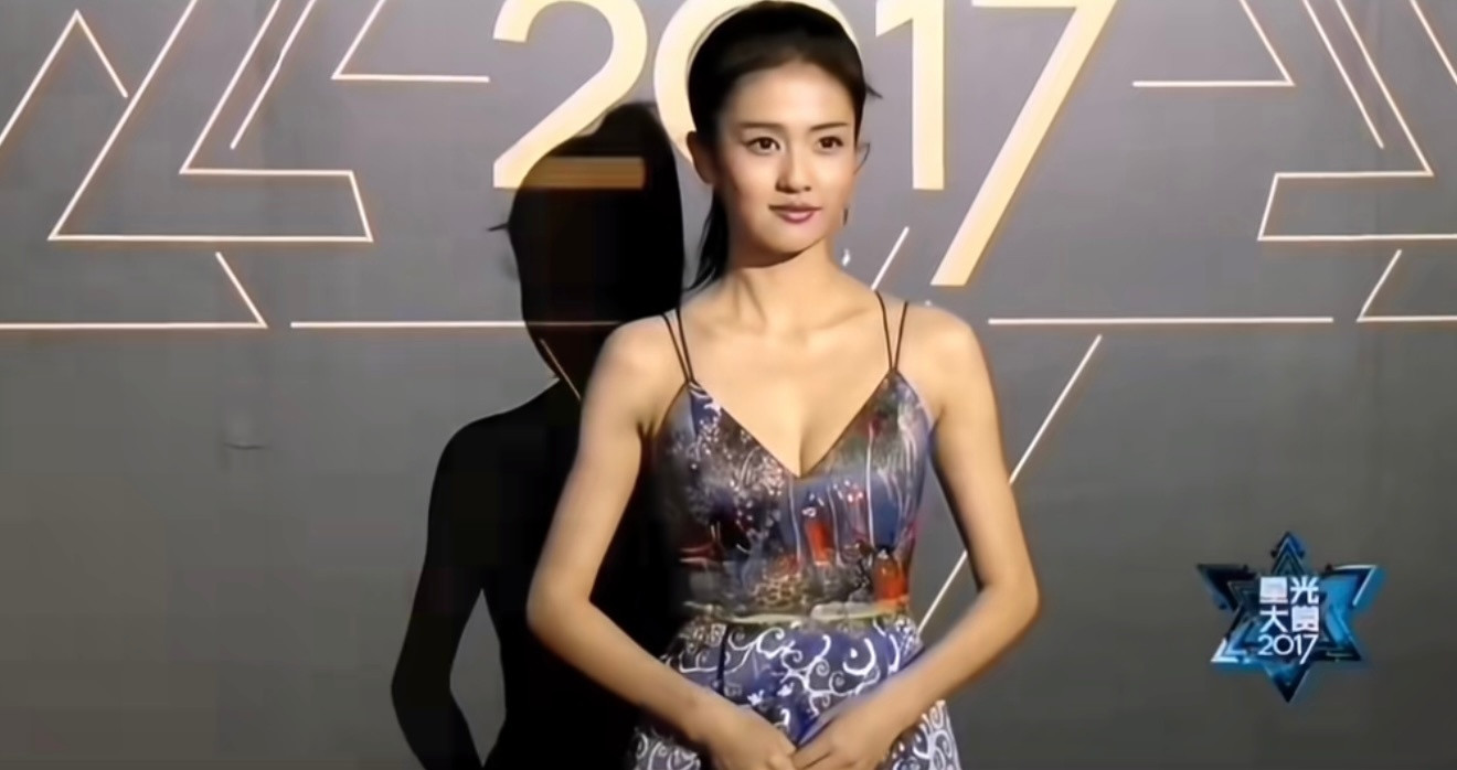 白鹿星光大赏八年前vs八年后白鹿星光大赏八年前vs八年后，一切都变了，没变的只有