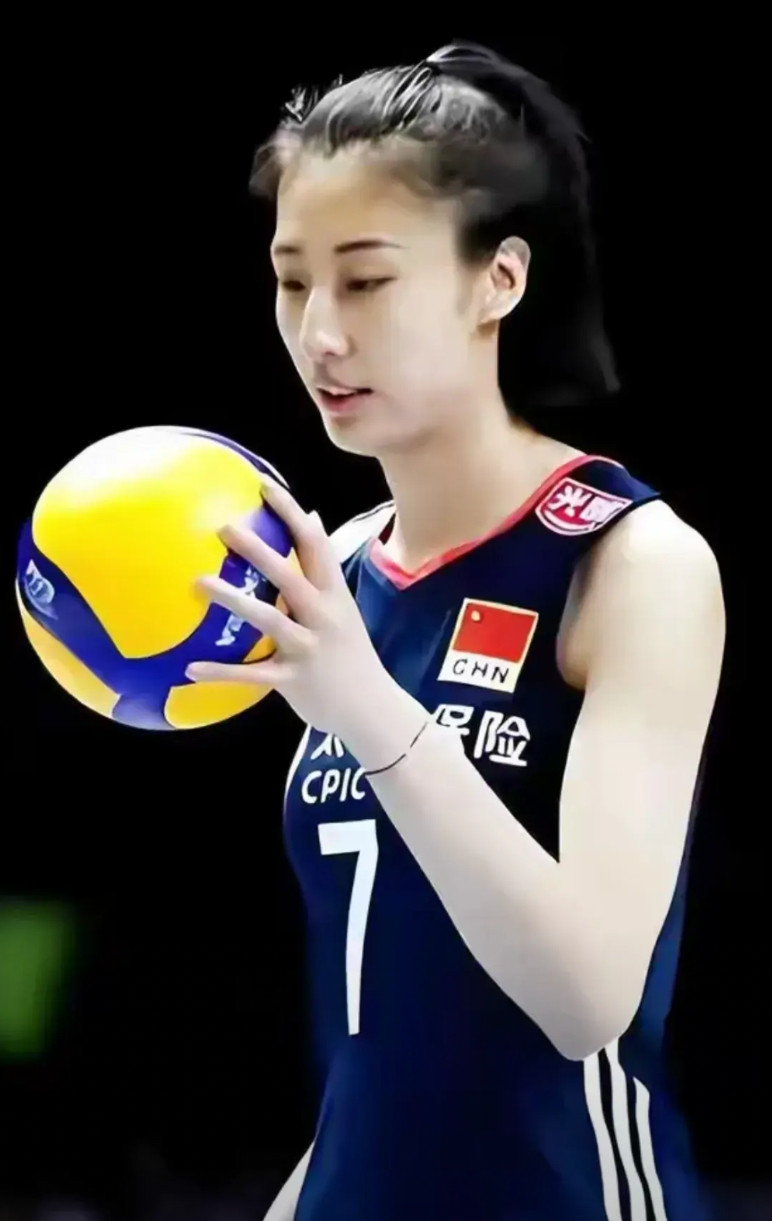 这套阵容意大利不害怕吗？主攻：朱婷、李盈莹、吴梦洁、壬艺竹副攻：袁心玥、