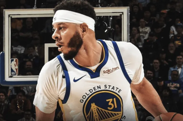 塞思-库里已对下背部/骨盆部位进行了MRI检查，结果确认存在坐骨神经问题。消息