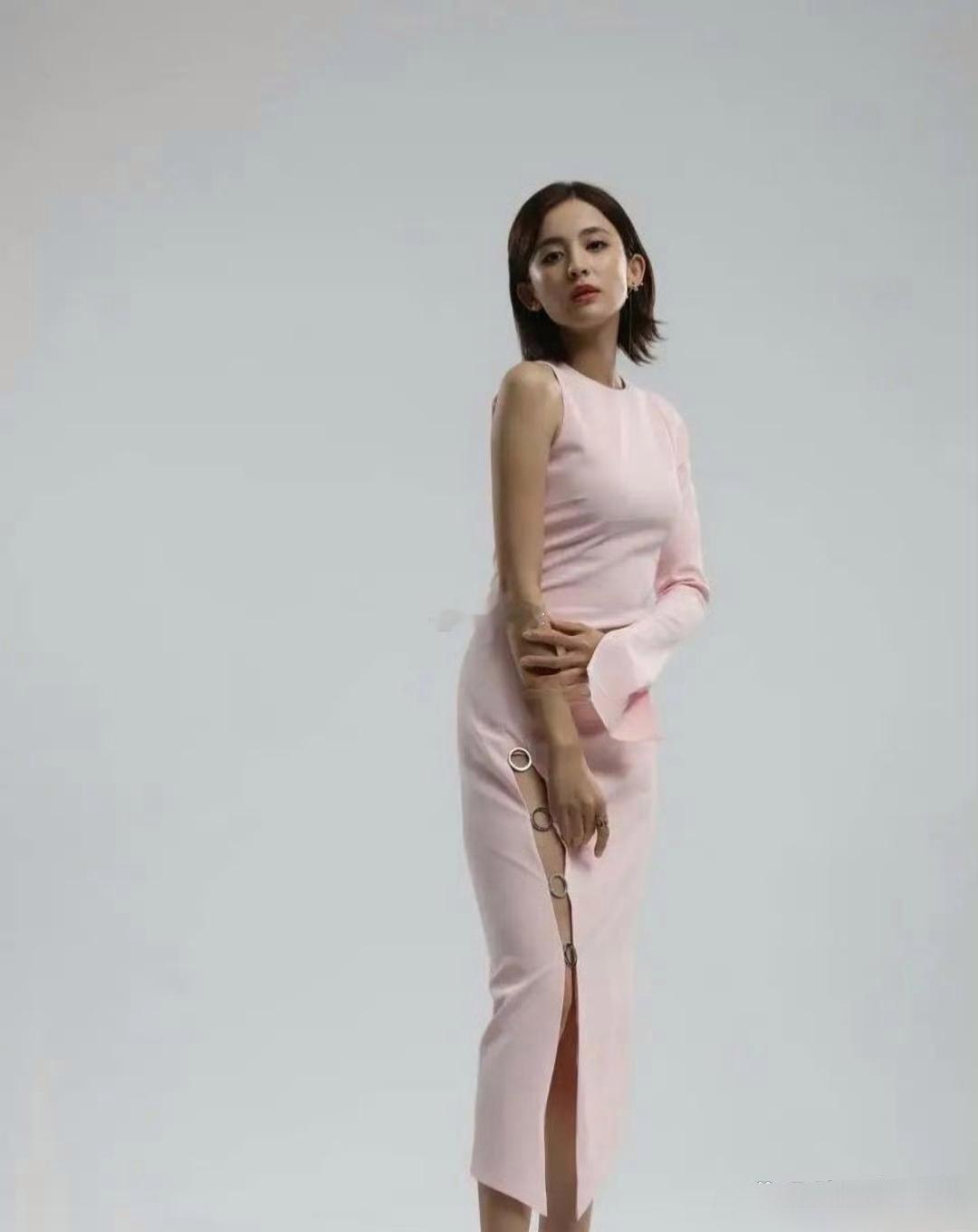 原来娜扎真的没有脚脖子，咋也这么高…