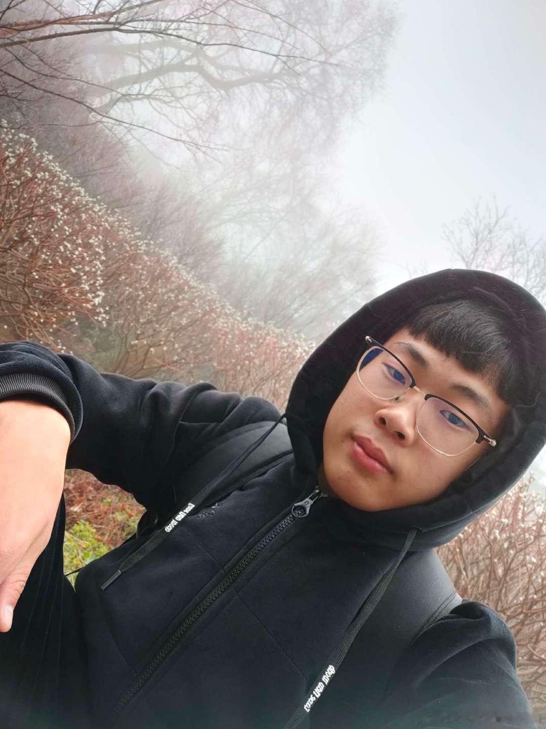 进一步没资格，退一步舍不得；没有身份过问你的生活；吃个醋还名不正言不顺；我们就
