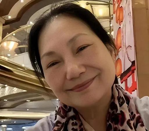 70岁S妈要割酸民舌头？小S内地路难走，三代女人惹的祸最近苏姐直播时爆了个料，