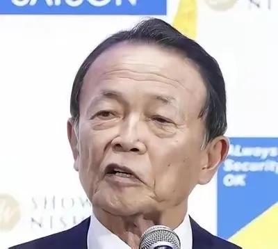 麻生太郎在与日本前国家安全保障局次长兼原信克对谈时，发表了一通狂妄言论：“如果不
