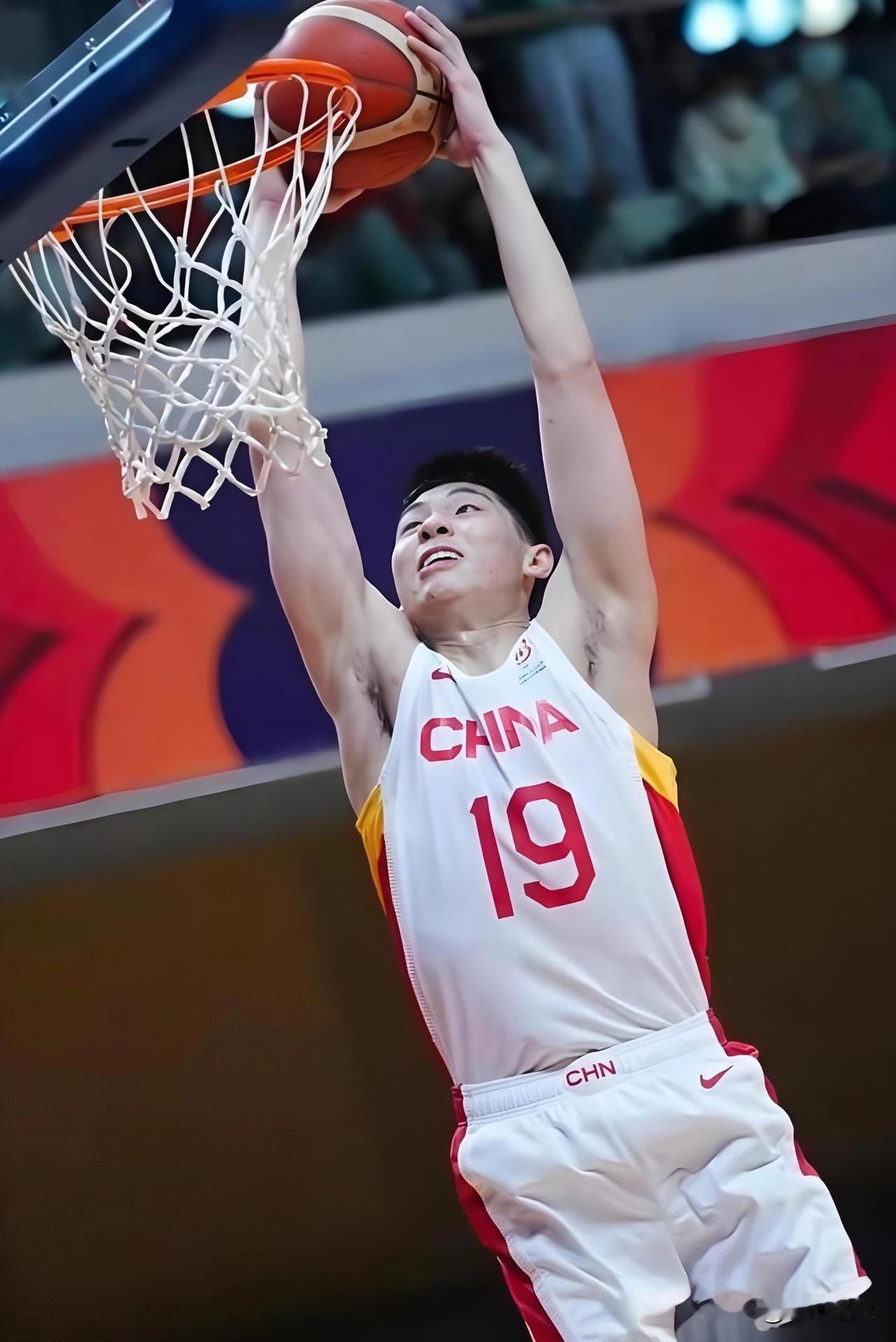 三强谁更强？新赛季广东宏远本土最强阵容胡明轩+徐杰+杜润旺+崔永熙+焦泊乔，比
