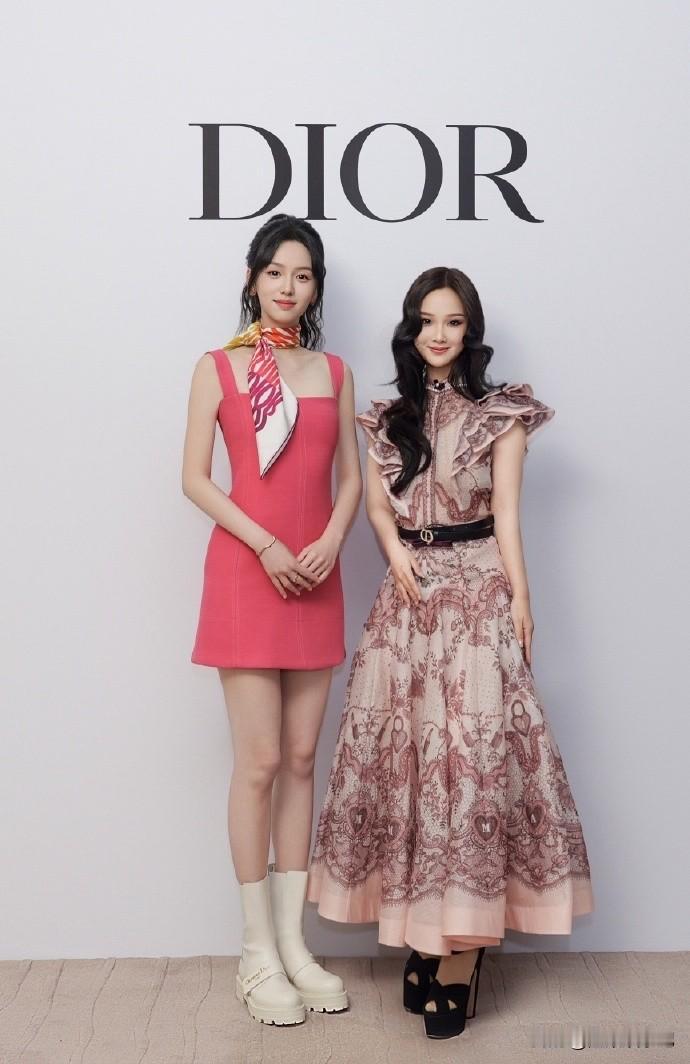 明星就是美女中的顶美！和普通美女一起对比就知道了