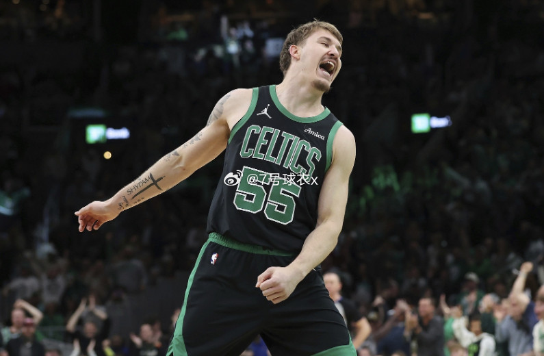 NBA杯，凯尔特人半场57-58活塞.上半场比赛，凯尔特人球员谢尔曼成为奇兵，上