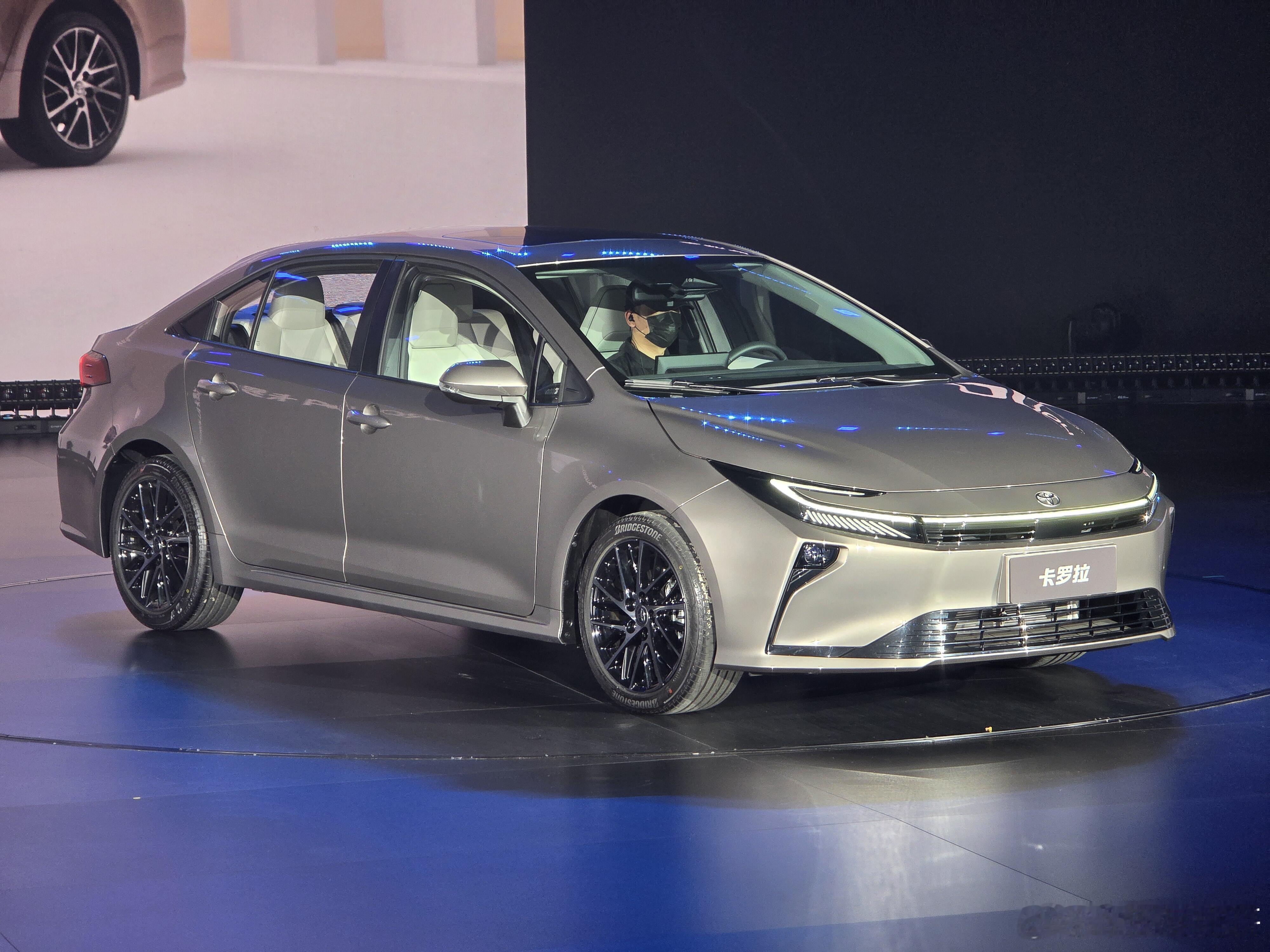 全新卡罗拉来了门把手不是BZ3反人类设计，就是传统的