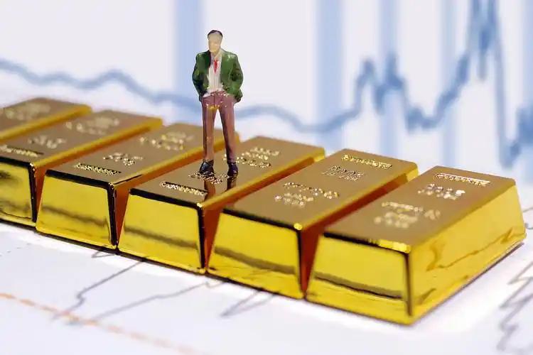还在涨！8月21日亚洲时段午后，COMEX黄金期货突破4610美元。国内沪金
