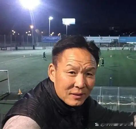 如果健力宝队回国后不解散，中国足球会怎样？教练李辉曾痛心疾首：这批孩子原本可以飞