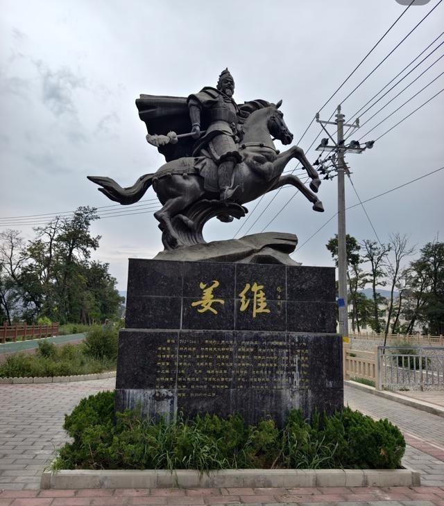 姜维只是一个降将，又没能拯救蜀汉，为何在历史上的评价那么高？姜维生在建安七年，