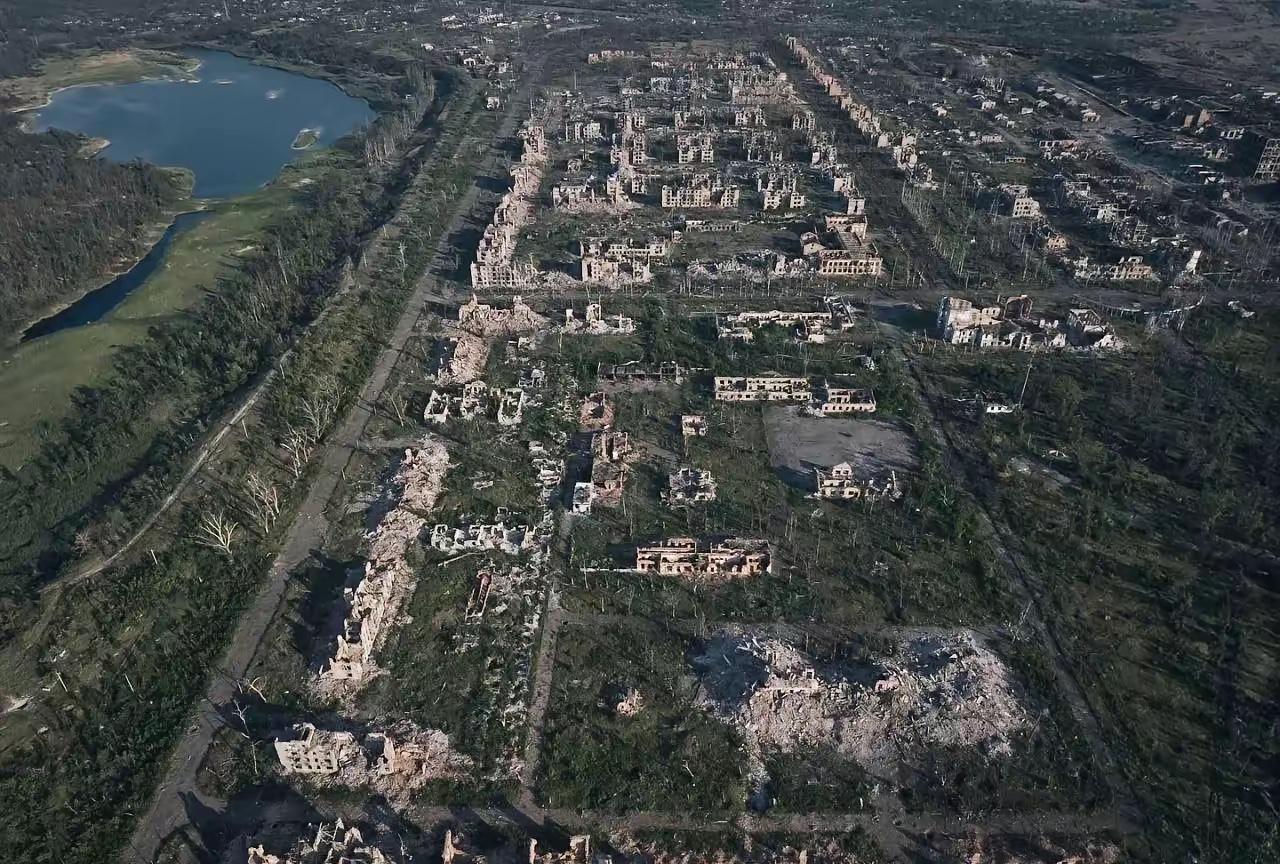 7月31日，经过一年多拆楼式攻击，俄军终于彻底拿下了位于高地之上、高层建筑林立的