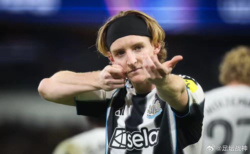 纽卡要被薅秃了！欧冠杀疯英超躺平，四大核心遭豪门哄抢本赛季欧冠8场4胜2平轰1