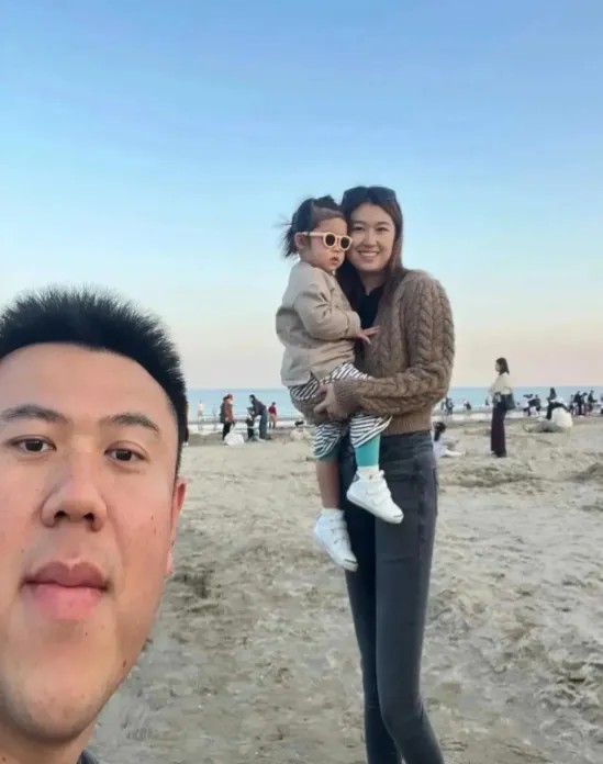 这脸天生就这么长，真的。