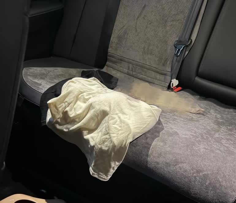 女生车里能有多乱？难道大家不都是这样吗我是不是很懒？