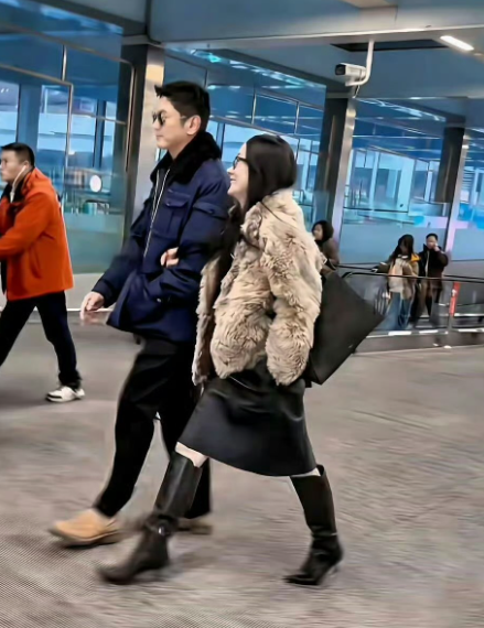 霍思燕比李湘聪明两个人都财务自由后李湘选择的是强强联盟，霍思燕选择的是随心而