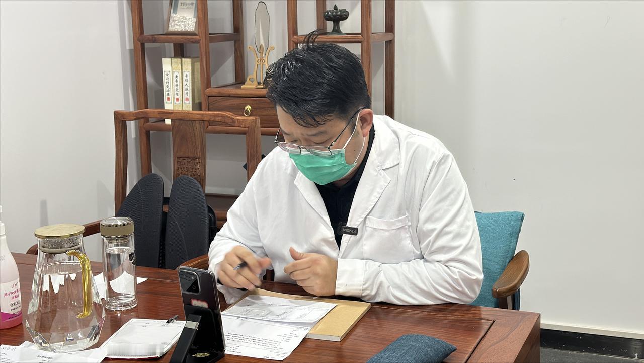 我治了上千例高血压，基本就在这一个基础方药加减，得罪同行也要公开！大家好，我是