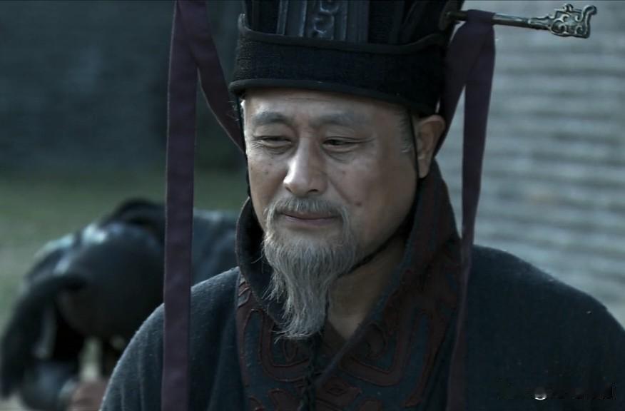 官渡决战，战事艰难时，曹操一度想放弃，荀彧劝他，你扛不住，其实袁绍也好不到哪去，