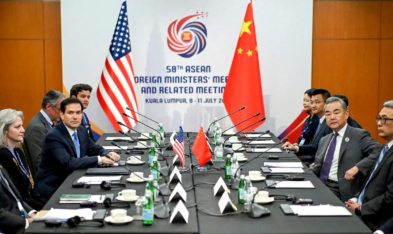 会面了、会面了。终于会面了～～～鲁比奥现在很忐忑，王外长气场十足，自带三