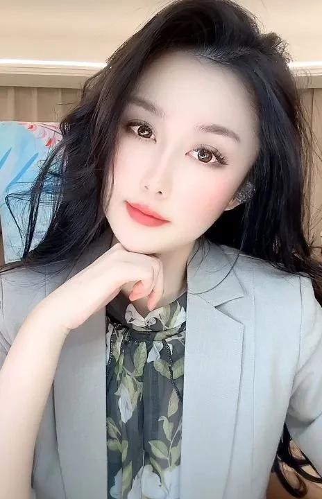 情人不等于小三真正的情人是有情之人，是人生可遇而不可求的美好，是种很微妙的关系