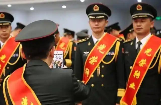 谢谢领导的不提拔之恩！刚转业那会，我还想着自己能谋个一官半职，由于没有达己所