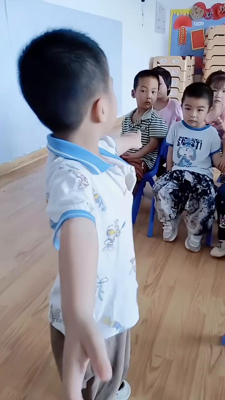 哎呦我的妈，哈哈哈哈。